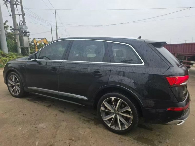 无锡22年奥迪Q78