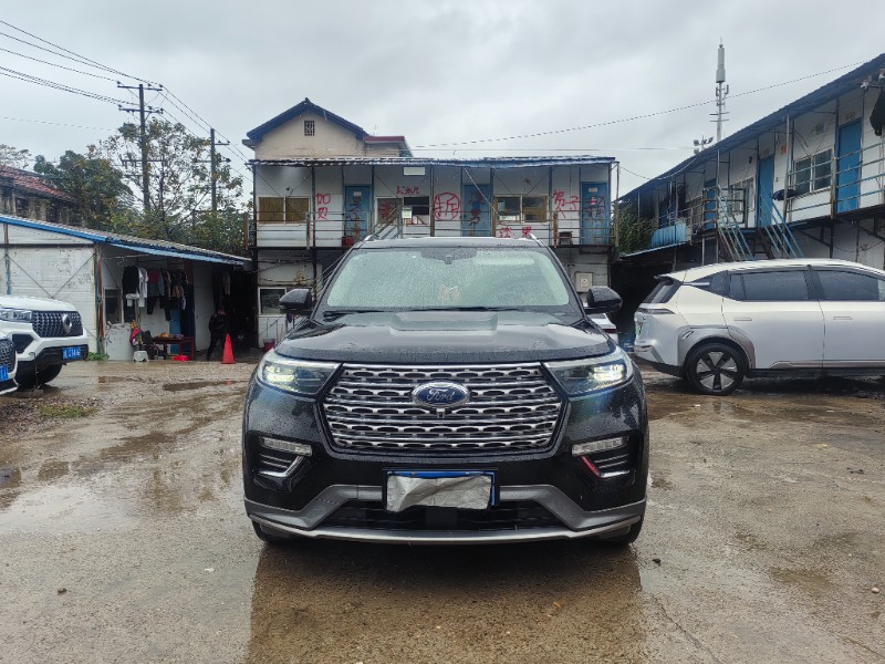 长沙22年福特探险者1