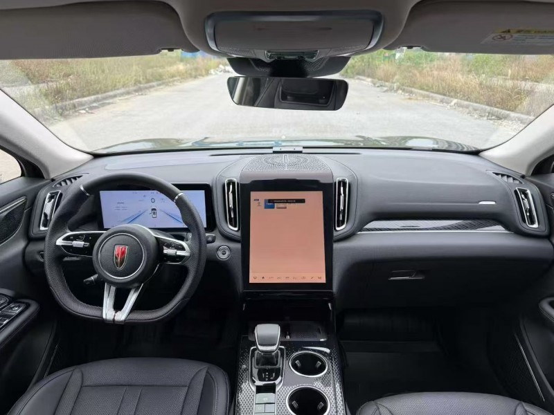 深圳25年红旗HS36