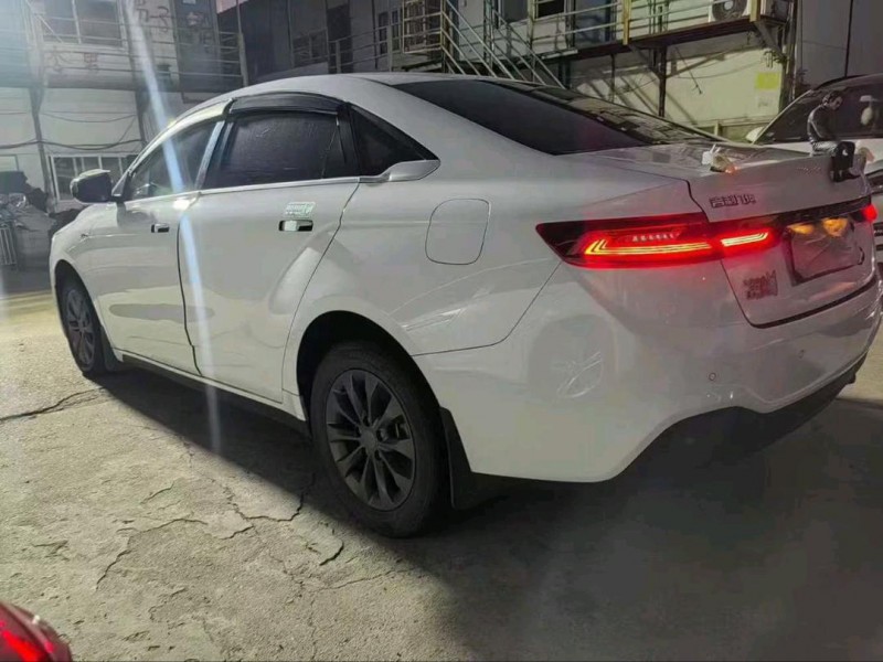 长沙23年吉利几何5