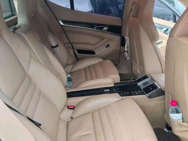 长沙18年保时捷Panamera新能源7