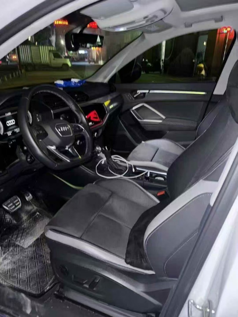 南宁23年奥迪Q36