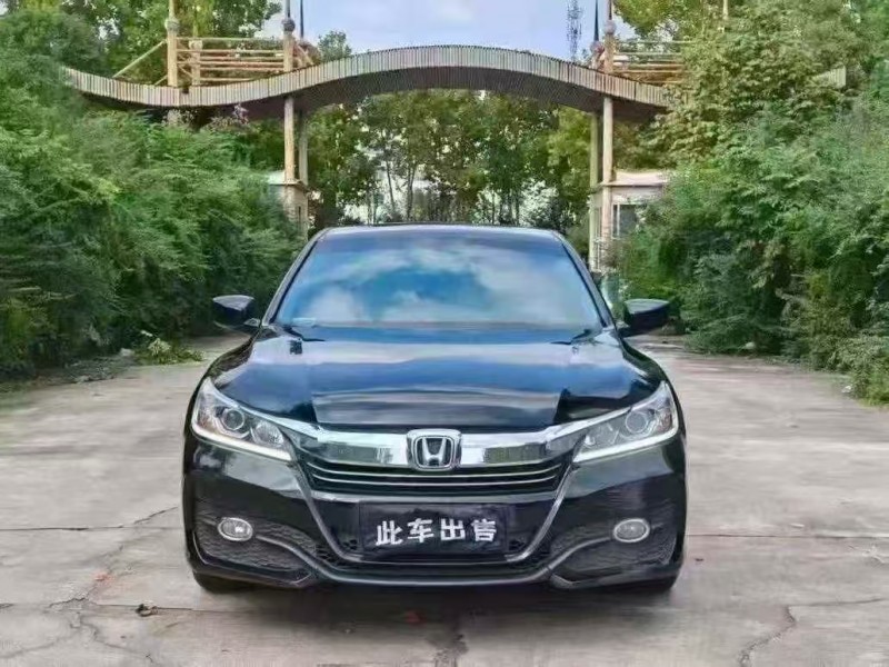 安阳17年本田雅阁1