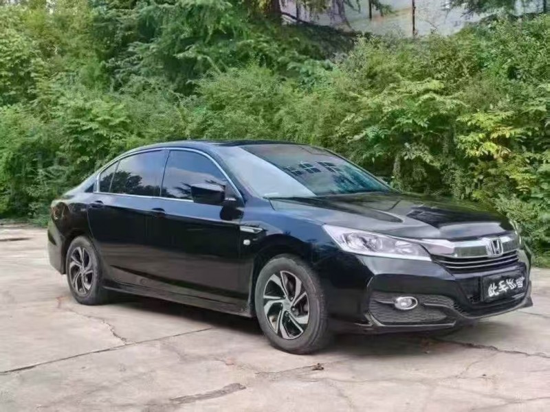 安阳17年本田雅阁2