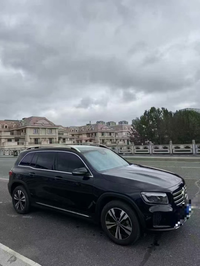 东营23年奔驰GLB2