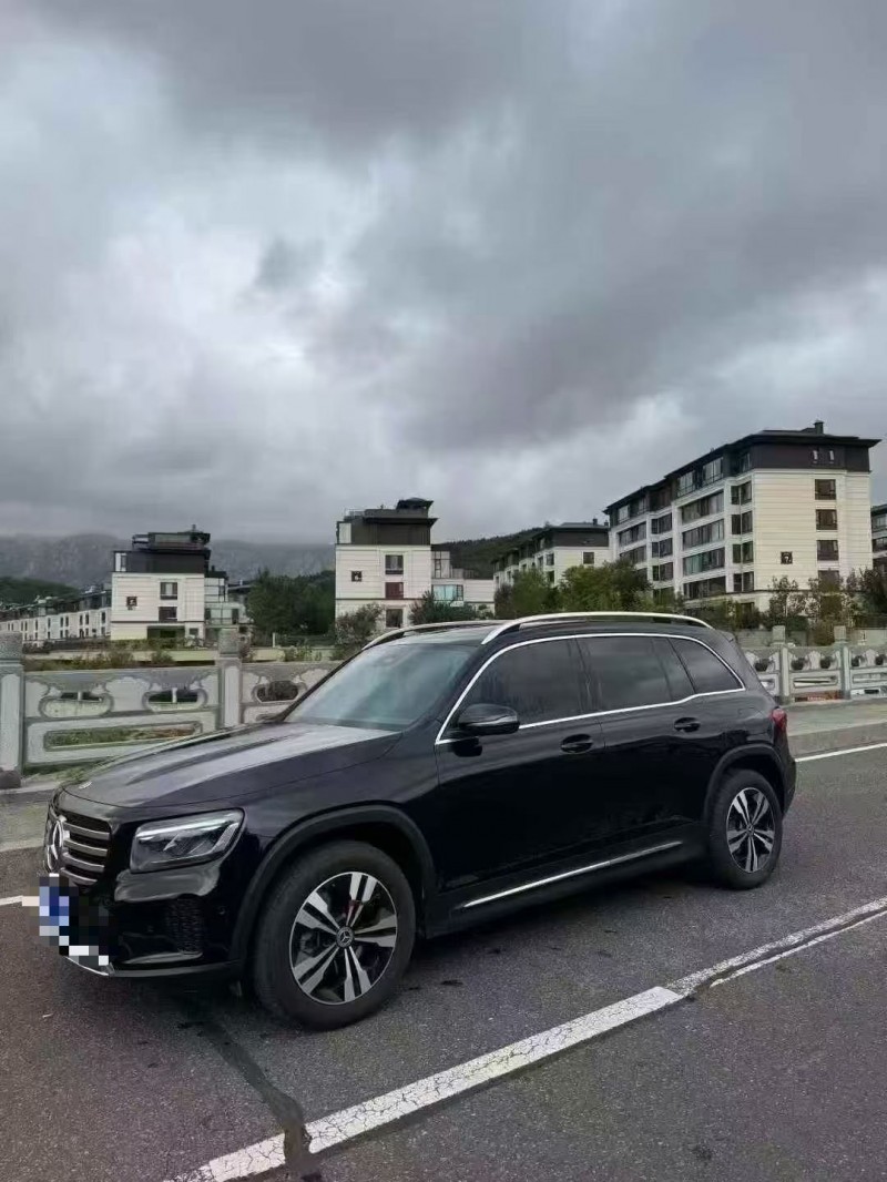 东营23年奔驰GLB3