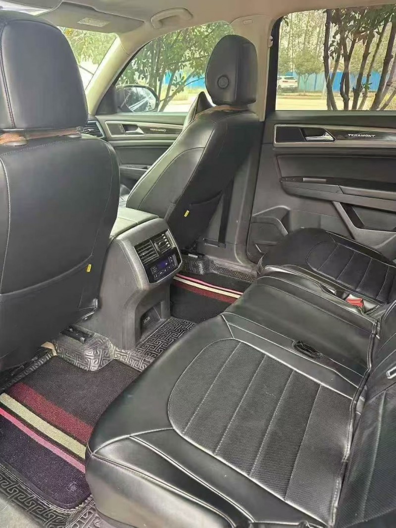 东营17年大众途昂6