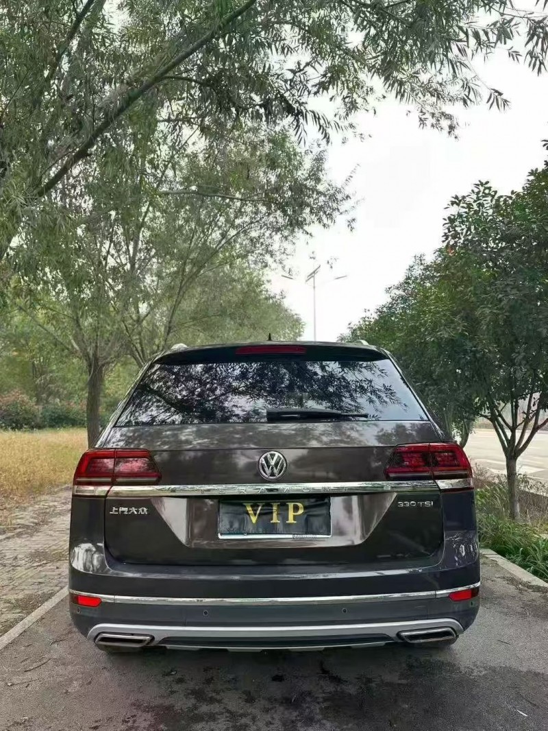 东营17年大众途昂9