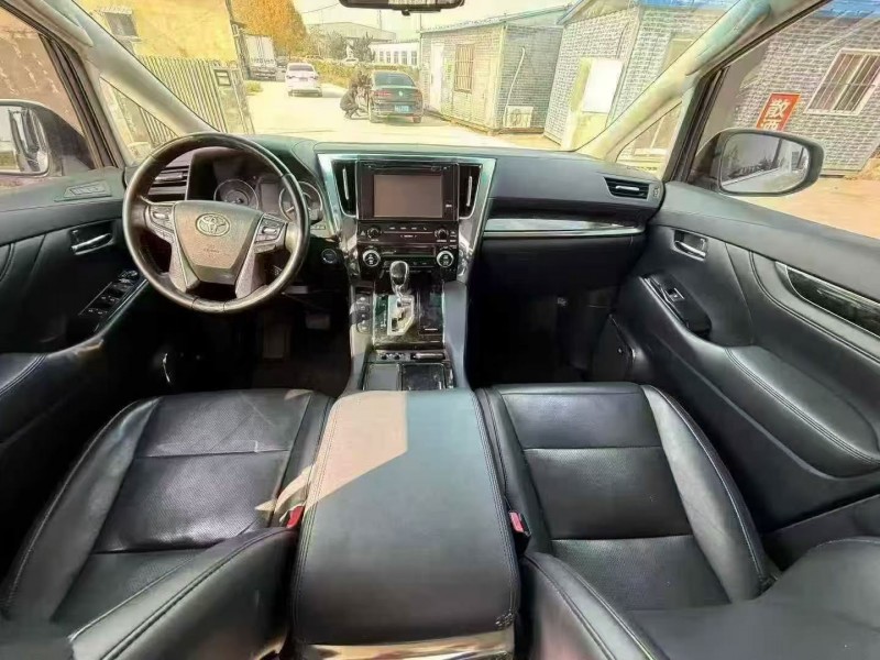 青岛20年丰田威尔法6