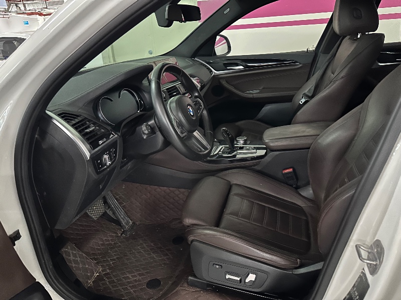 广州19年宝马X43