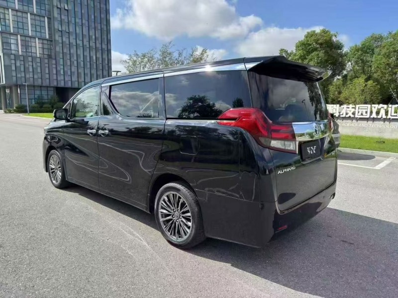 徐州17年丰田威尔法9