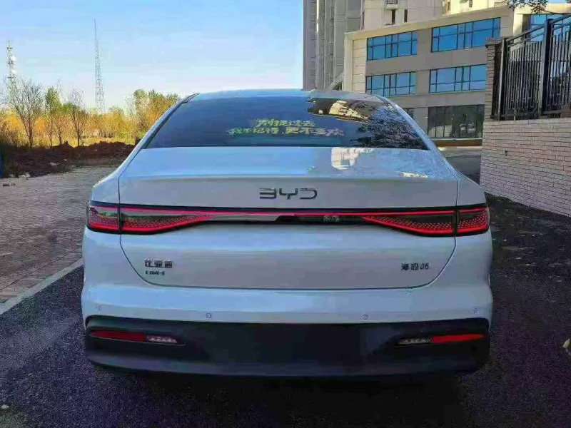 秦皇岛25年比亚迪海豹9