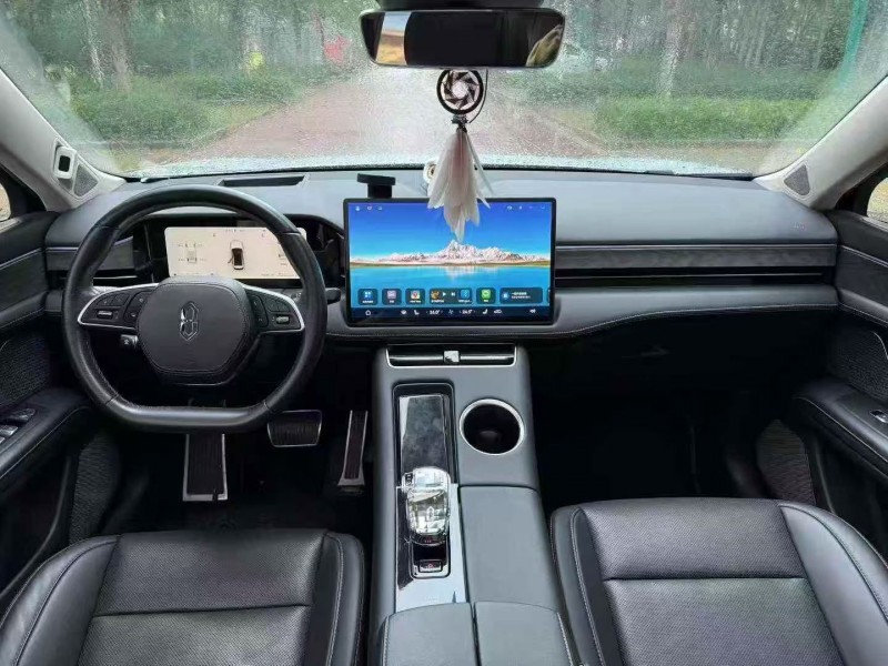 威海22年华为智选问界6