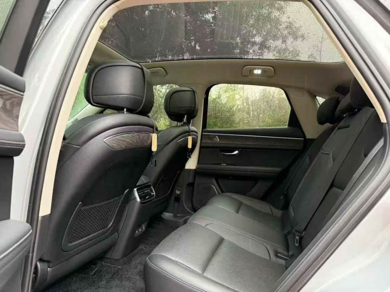 威海22年华为智选问界9