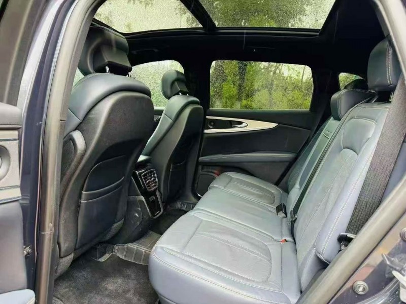 青岛21年林肯航海家6