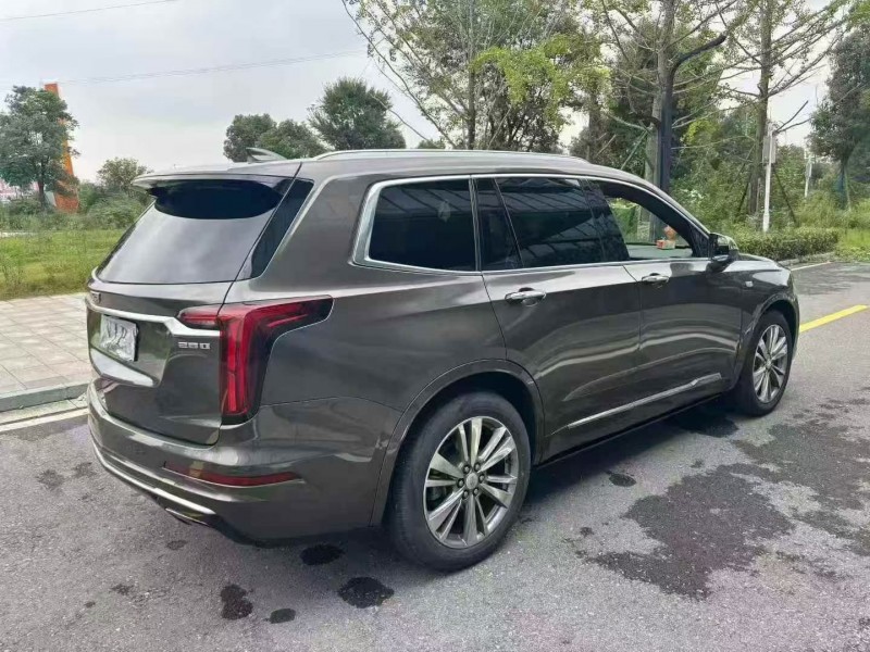岳阳20年凯迪拉克XT67