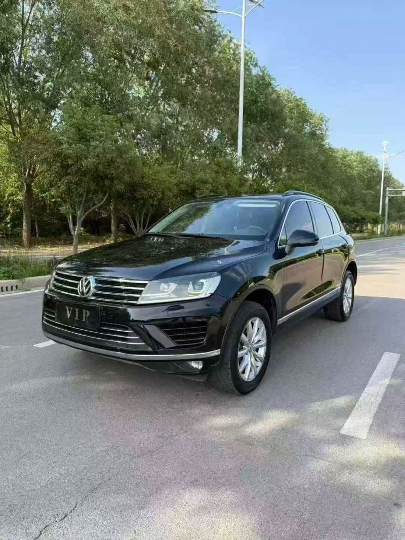 枣庄17年大众途锐2