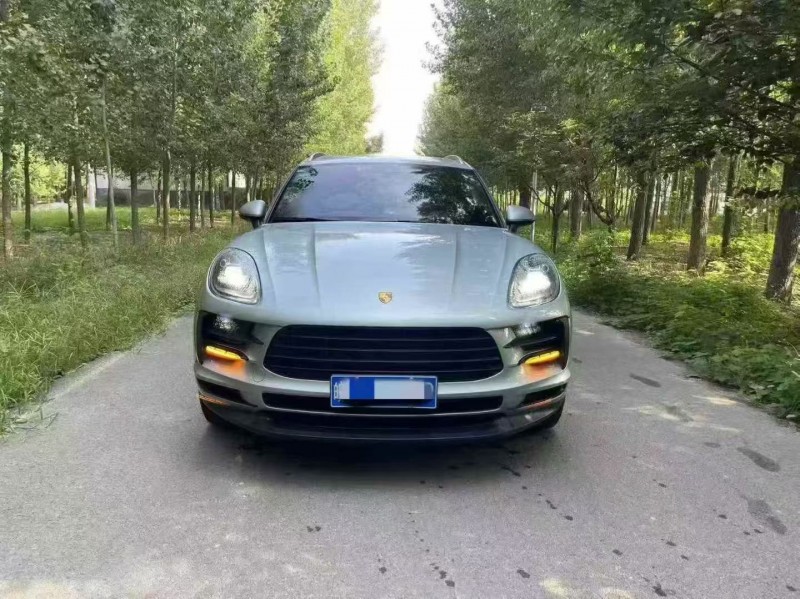 济宁19年保时捷Macan1