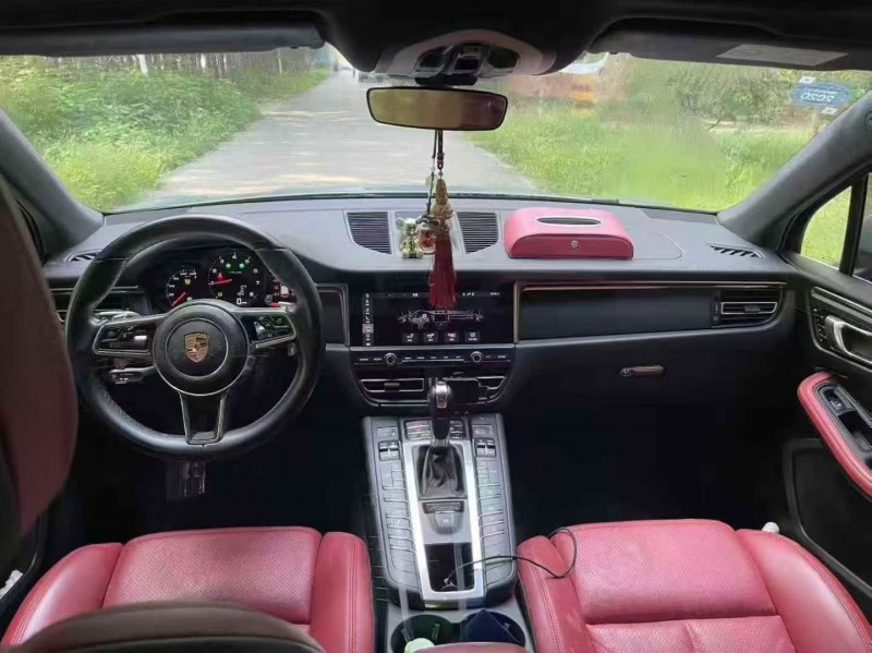 济宁19年保时捷Macan4