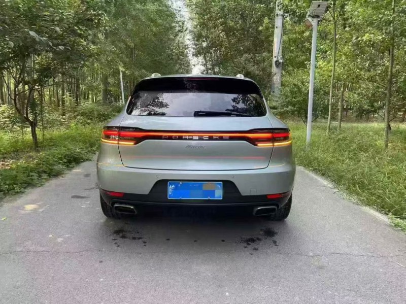 济宁19年保时捷Macan9
