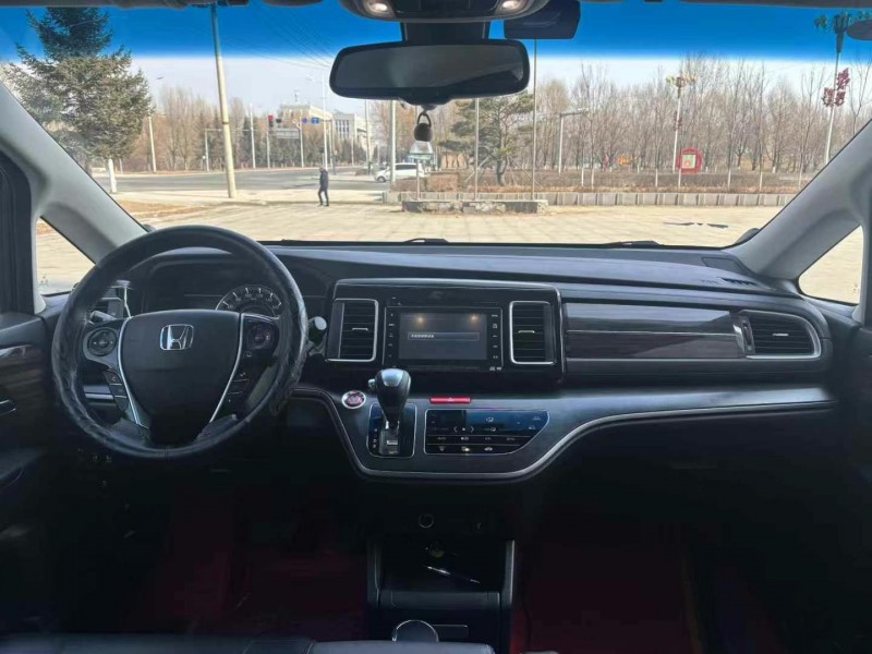 吉林18年本田艾力绅2