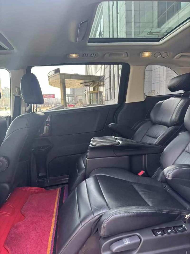 吉林18年本田艾力绅8