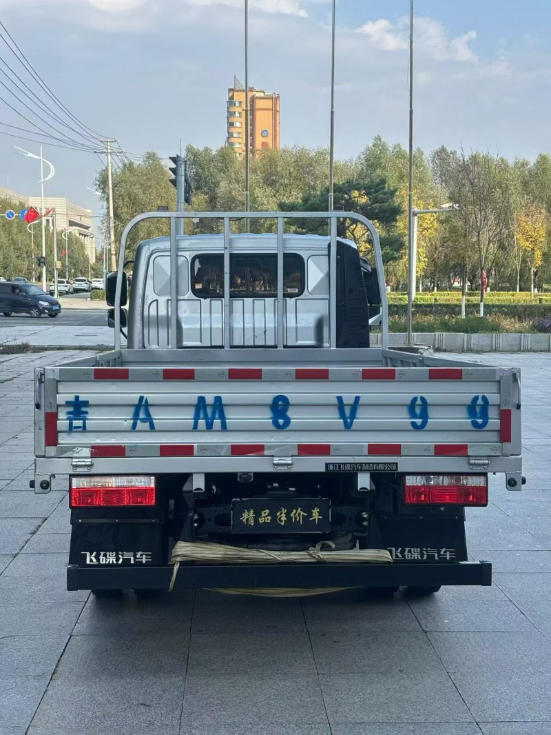 吉林25年飞碟箱货货车9