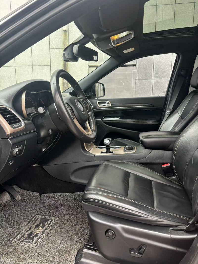 吉林16年Jeep大切诺基6