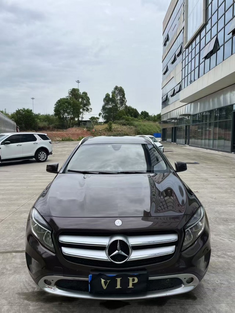 乐山17年奔驰GLA1