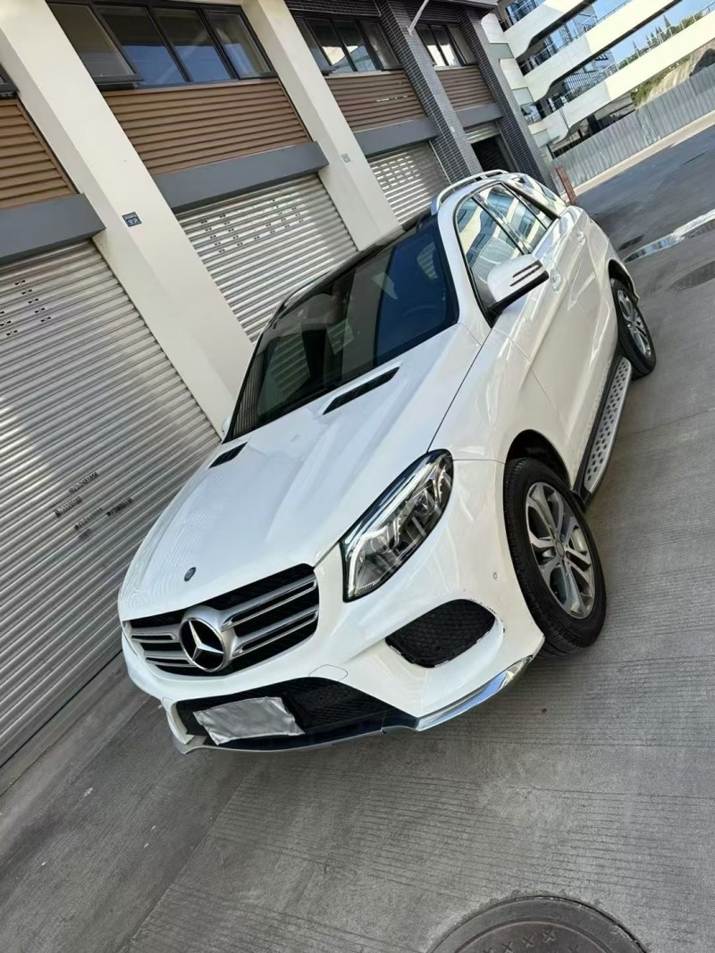 乐山17年奔驰GLE2