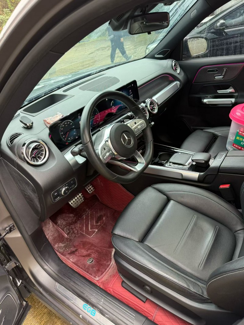 乐山22年奔驰EQB3