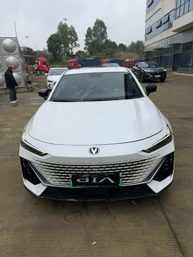 乐山23年长安汽车UNI1