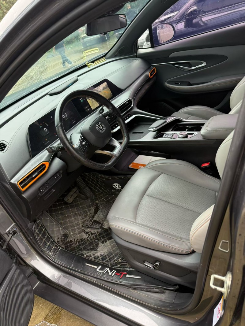 乐山22年长安汽车UNI3