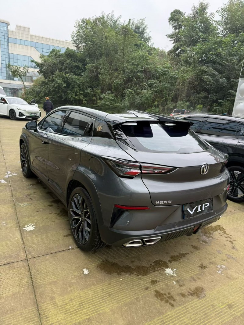 乐山22年长安汽车UNI5