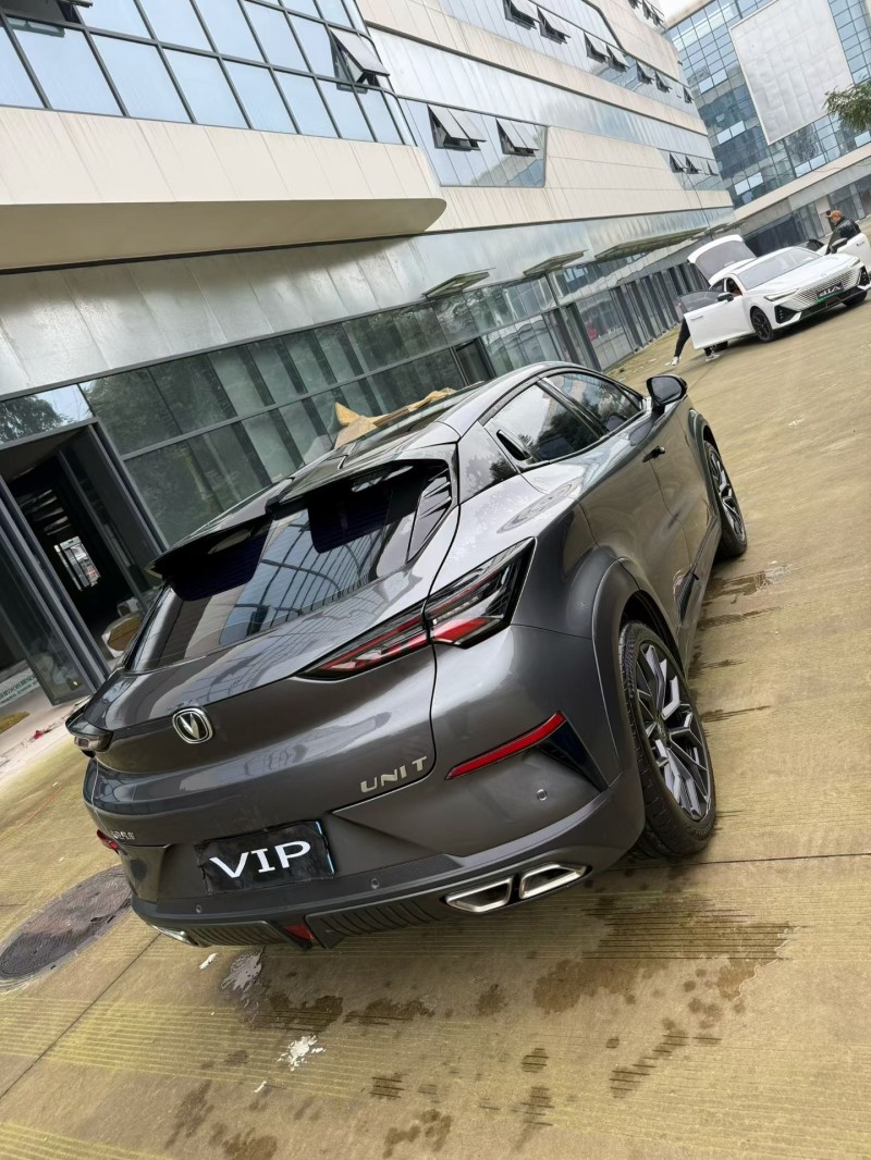 乐山22年长安汽车UNI6