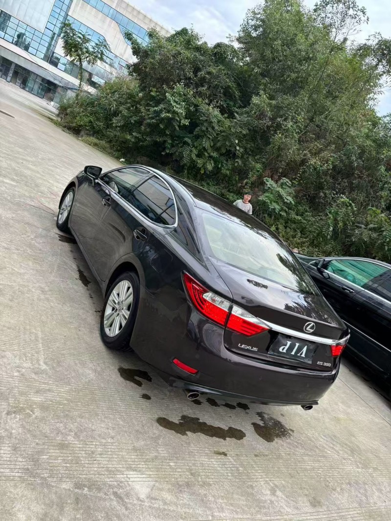 乐山14年雷克萨斯ES5