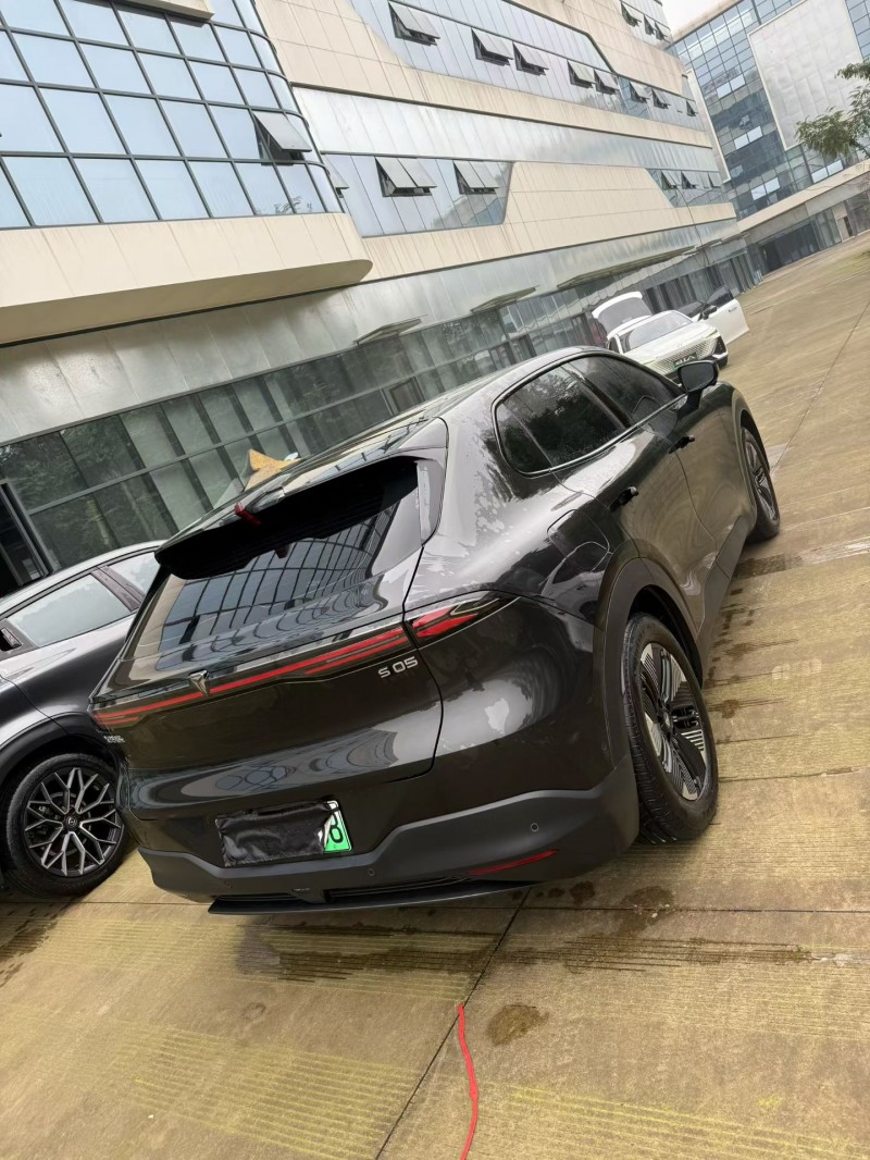 乐山25年长安汽车深蓝6