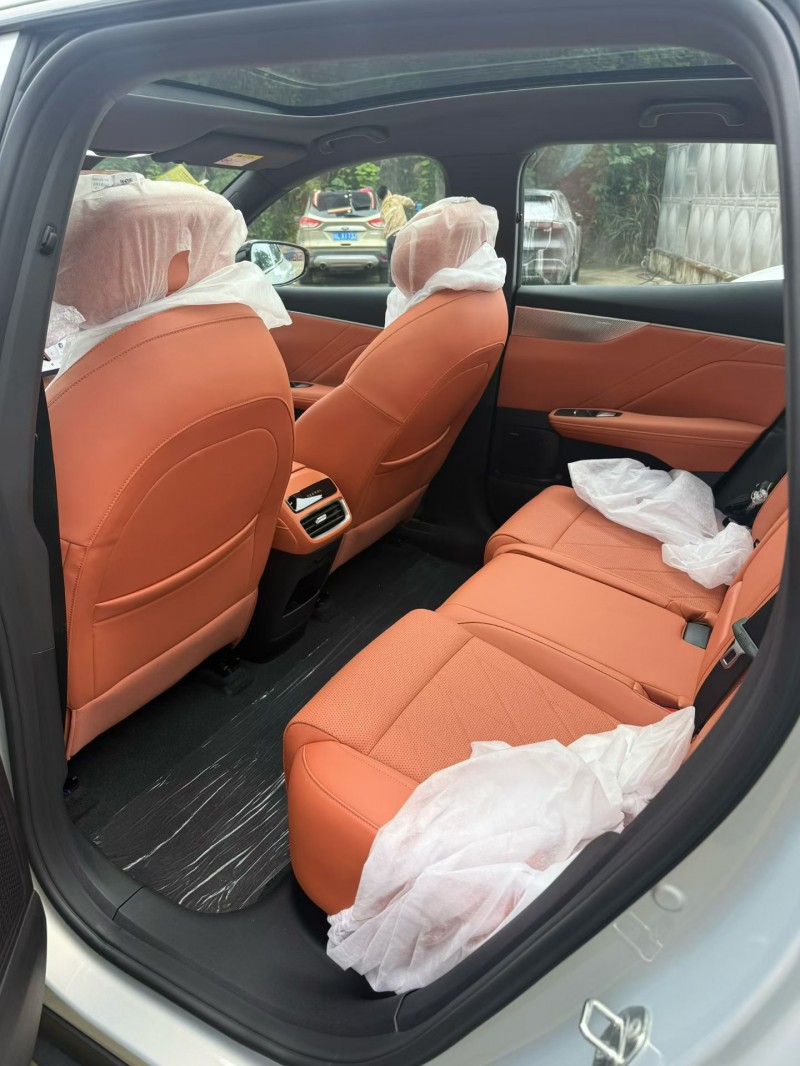 乐山25年长安汽车深蓝4