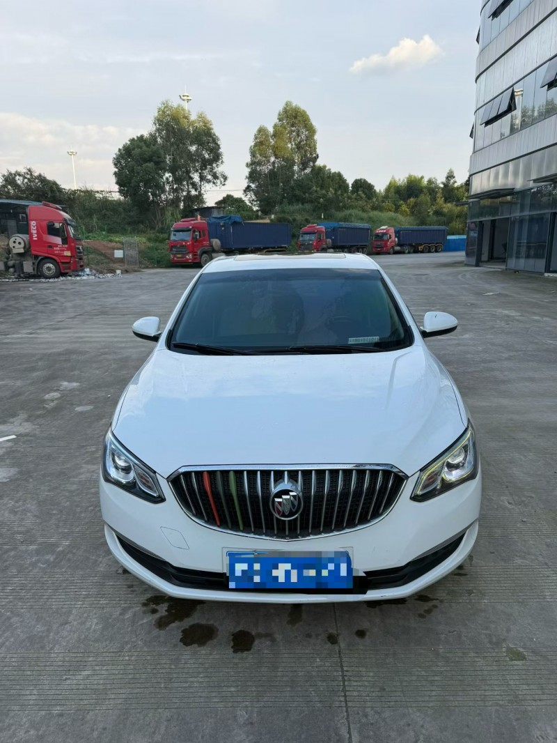 乐山17年别克英朗1