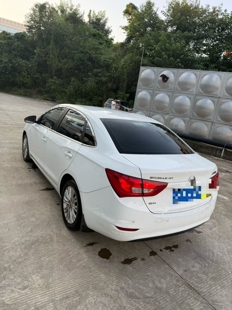 乐山17年别克英朗5