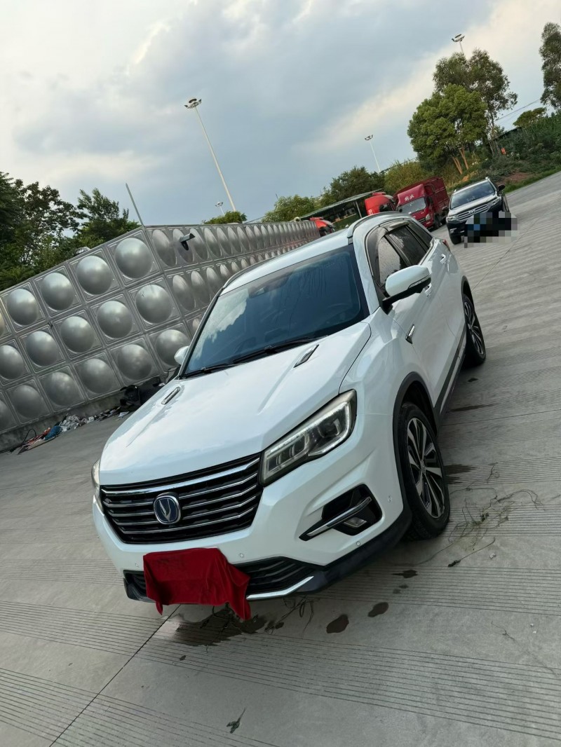 乐山18年长安汽车CS752