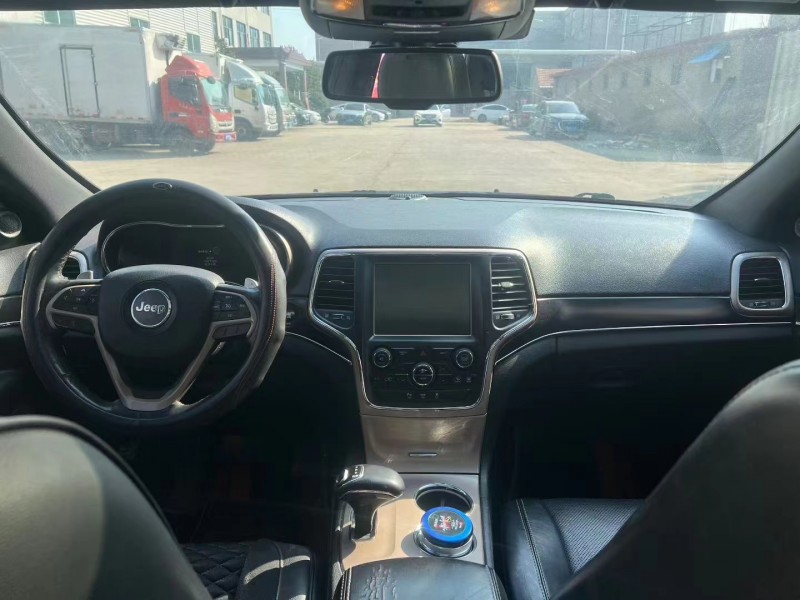 临沂15年Jeep大切诺基4