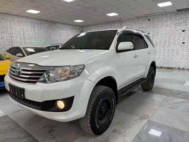 秦皇岛16年丰田奔跑者3