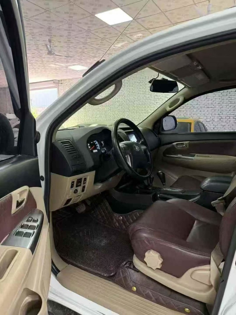 秦皇岛16年丰田奔跑者6