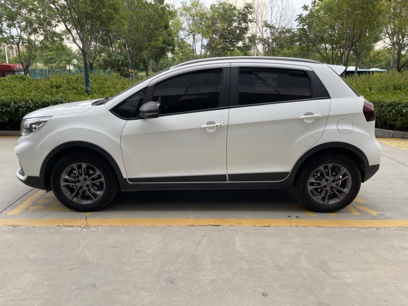 济宁21年吉利远景7