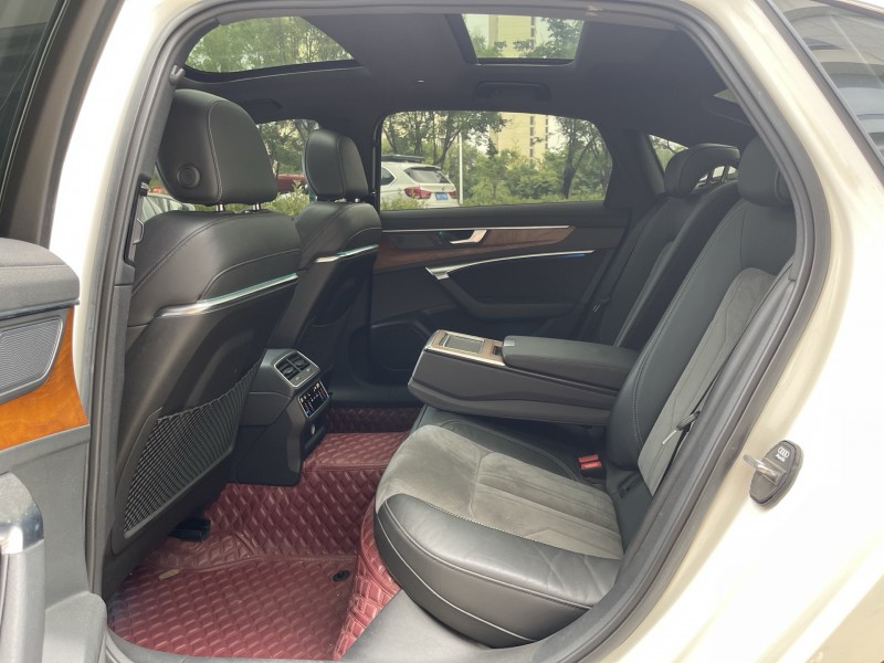 济宁19年奥迪A6L6