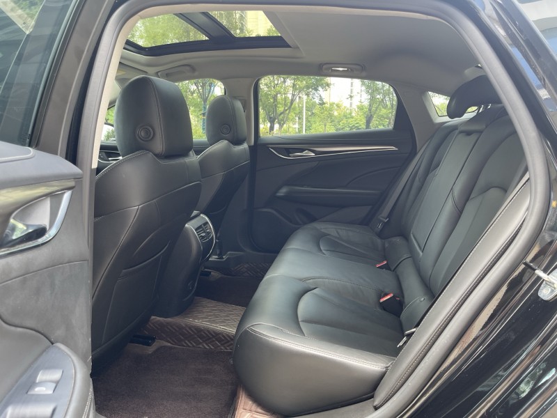 济宁23年别克君越5