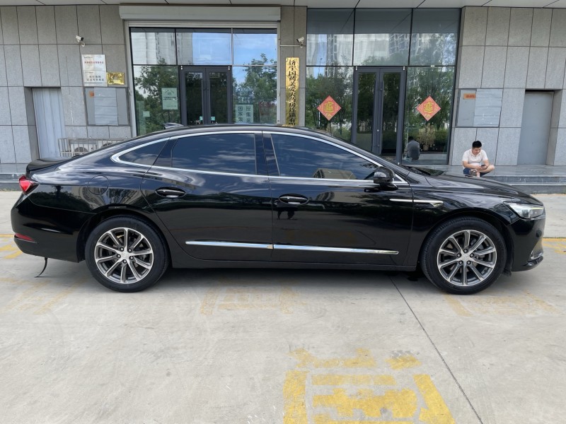 济宁23年别克君越7