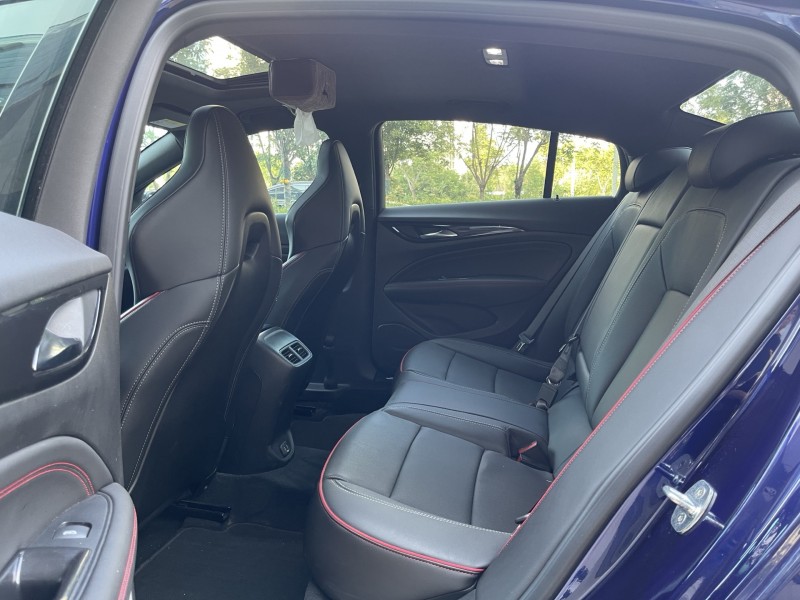 济宁23年别克君威6