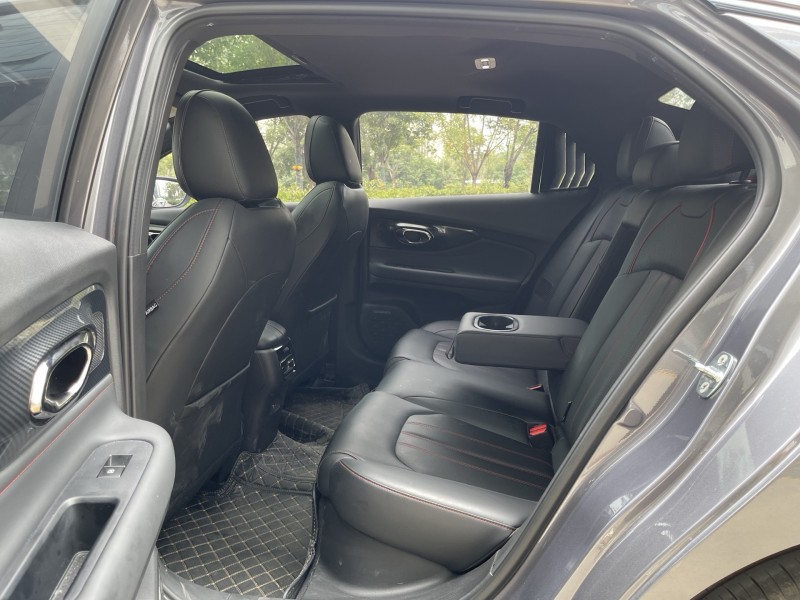 济宁24年传祺影豹5